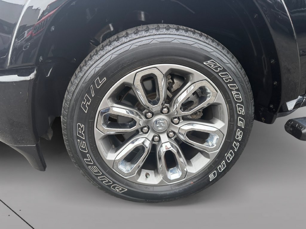 Used 2022 RAM 1500 Laramie w/ Sport Appearance Package AWD/4WD image 9