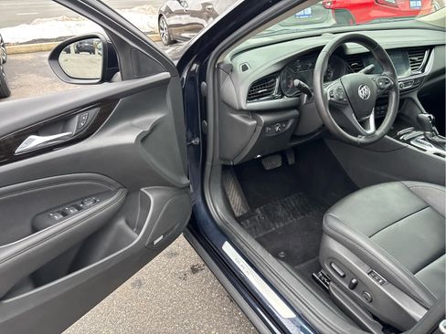 Used 2020 Buick Regal Essence image 7