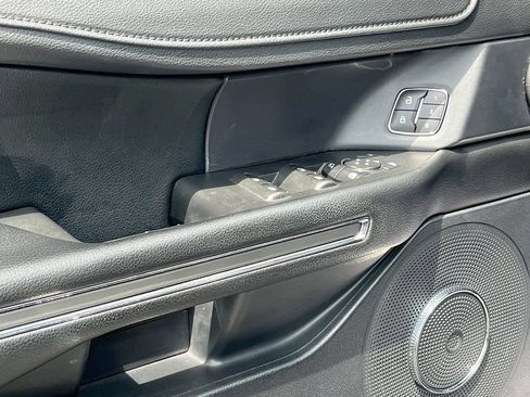 Used 2019 Ford Expedition XLT w/ Equipment Group 202A RWD image 17