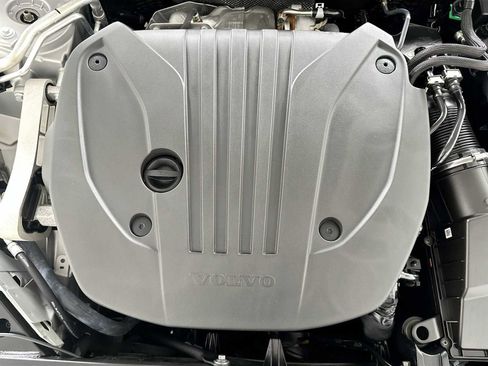 Used 2025 Volvo S60 B5 Core image 27