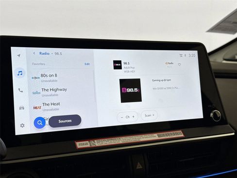 Used 2025 Toyota Prius Limited image 25