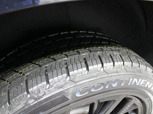 Used 2023 Chevrolet Suburban Premier image 32