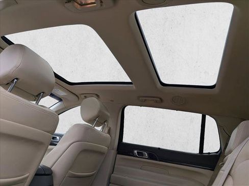 Used 2013 Lincoln MKT AWD image 20