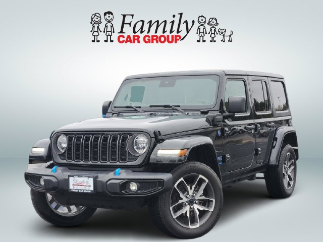 Used 2024 Jeep Wrangler Unlimited w/ Convenience Group AWD/4WD image 1