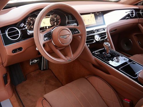 Used 2024 Bentley Flying Spur W12 image 2