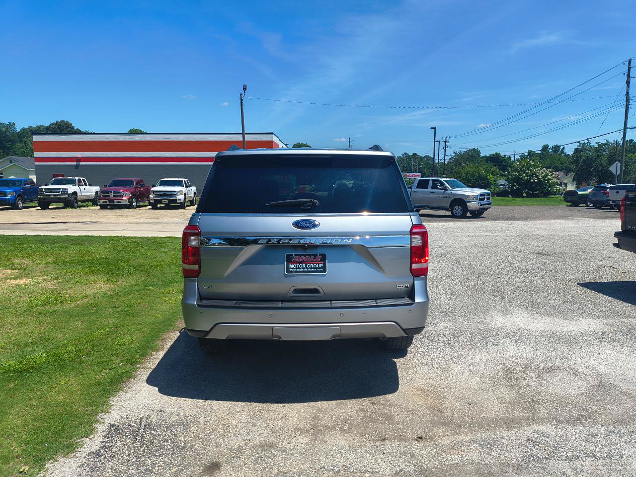 Used 2020 Ford Expedition XLT w/ Equipment Group 202A AWD/4WD image 7