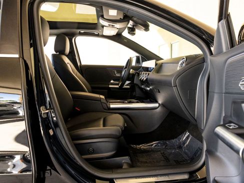 Used 2025 Mercedes-Benz GLA 250 image 28