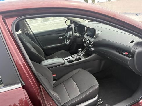 Used 2025 Nissan Sentra SV FWD image 14