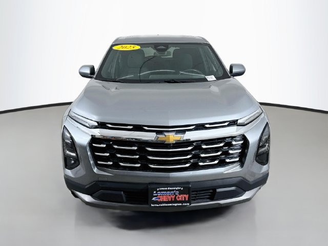 Used 2025 Chevrolet Equinox LT AWD/4WD image 2