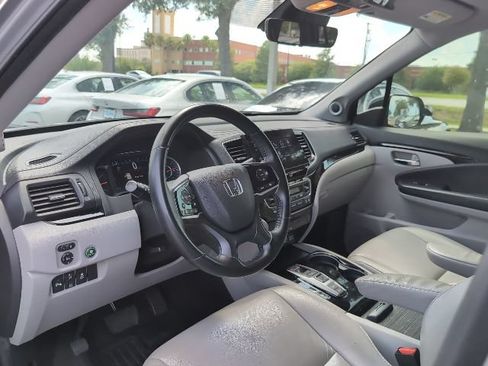 Used 2019 Honda Pilot Touring image 8