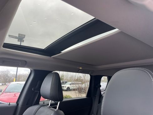 Used 2024 Mitsubishi Outlander 4WD Plug-In Hybrid image 11