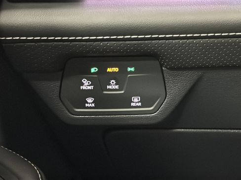 Used 2025 Volkswagen Atlas SEL Premium R-Line AWD/4WD image 32