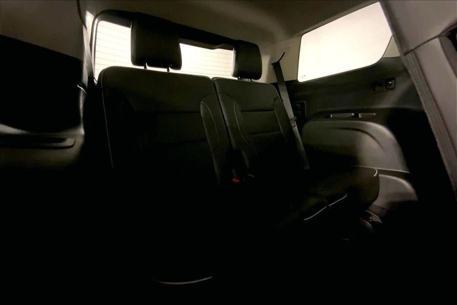 Used 2023 GMC Acadia Denali FWD image 24