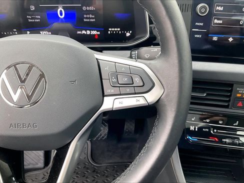 Used 2025 Volkswagen Jetta SE image 23