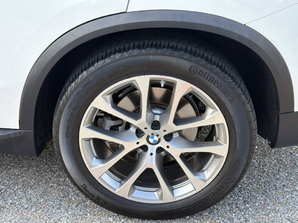 Used 2025 BMW X5 xDrive40i w/ Climate Comfort Package AWD/4WD image 4