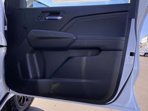 New 2026 GMC Canyon Elevation w/ LPO, Black Badging Package image 39