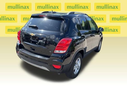 Used 2019 Chevrolet Trax LT w/ LT Convenience Package FWD image 6