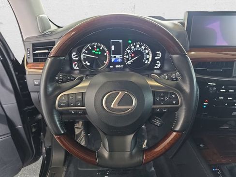 Used 2018 Lexus LX 570 4WD w/ Luxury Package image 20