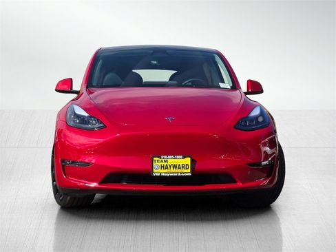 Used 2023 Tesla Model Y Performance image 2