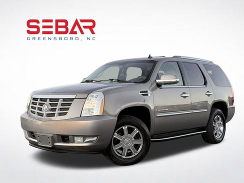 Used 2007 Cadillac Escalade AWD w/ Information Package image 1