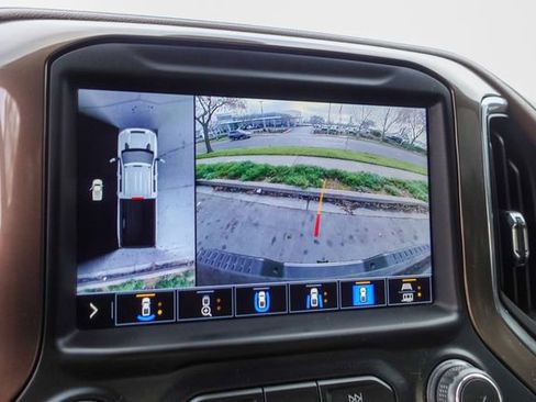 Used 2020 Chevrolet Silverado 3500 High Country w/ Technology Package image 23