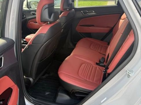 Used 2023 Kia Sportage SX image 8