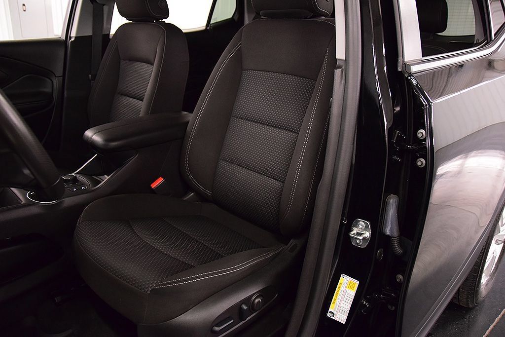 Used 2024 GMC Terrain SLE w/ Driver Convenience Package AWD/4WD image 28