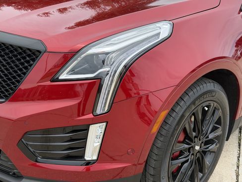 Certified 2022 Cadillac XT5 Sportv w/ LPO, ONYX Package AWD/4WD image 8