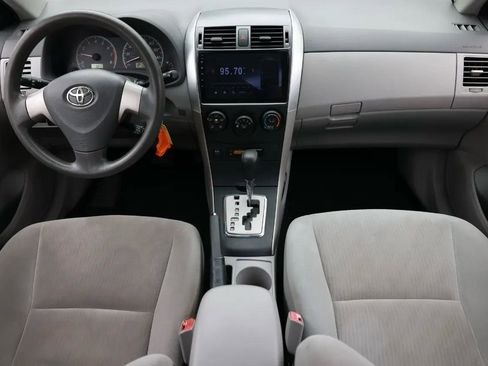 Used 2010 Toyota Corolla LE FWD image 2