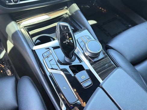 Used 2018 BMW 530i RWD image 14