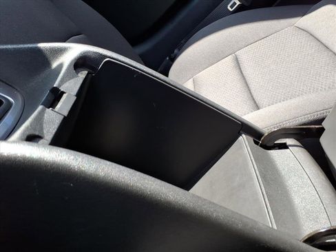 Used 2022 Chevrolet Malibu LT image 28