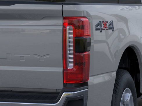 New 2026 Ford F350 XLT w/ XLT Premium Package AWD/4WD image 21