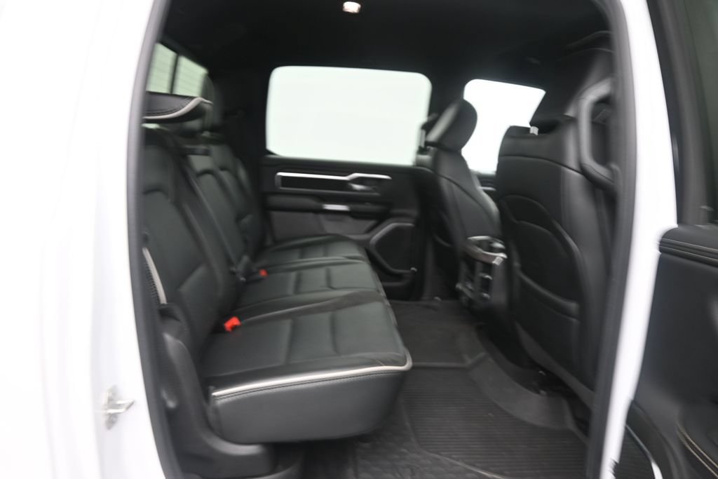 Used 2025 RAM 1500 Laramie w/ Sport Appearance Package AWD/4WD image 10
