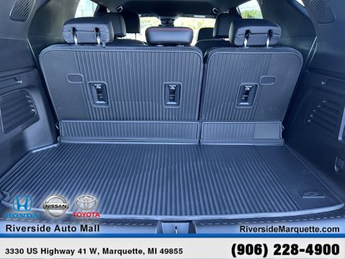 Used 2026 Chevrolet Traverse RS w/ LPO, Floor Liner Package AWD/4WD image 8