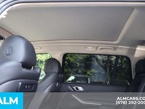 Used 2022 BMW X7 xDrive40i w/ Parking Assistance Package AWD/4WD image 18