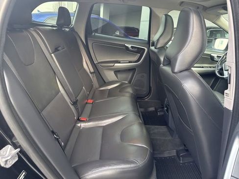 Used 2016 Volvo XC60 T6 w/ Protection Package image 12