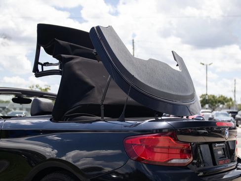 Used 2018 BMW 230i Convertible RWD image 32