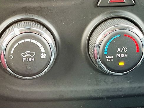 Used 2019 RAM 1500 Classic SLT image 16