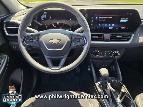 Used 2025 Chevrolet TrailBlazer LS w/ LS Convenience Package FWD image 11