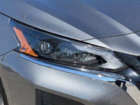 Used 2025 Nissan Altima 2.5 SV image 9