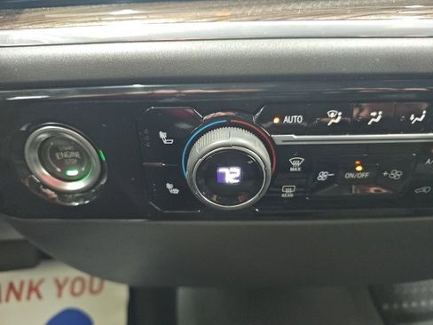 Used 2024 Chevrolet Silverado 1500 LT image 9