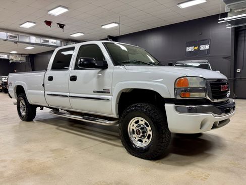 Used 2004 GMC Sierra 2500 SLT w/ Heavy-Duty Power Package image 5