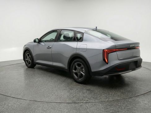 Used 2025 Kia K4 LXS image 6