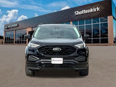Used 2024 Ford Edge SE w/ Black Appearance Package image 2