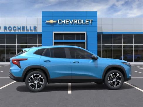Used 2026 Chevrolet Trax RS w/ Sunroof Package FWD image 5