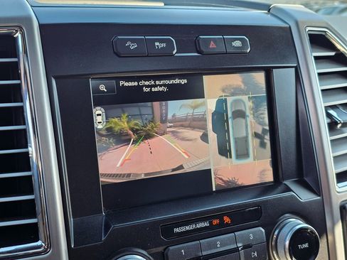 Used 2015 Ford F150 Platinum w/ Equipment Group 701A Luxury image 38