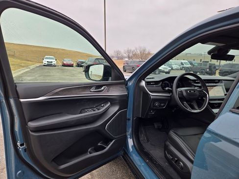 New 2026 Jeep Grand Cherokee Limited image 10