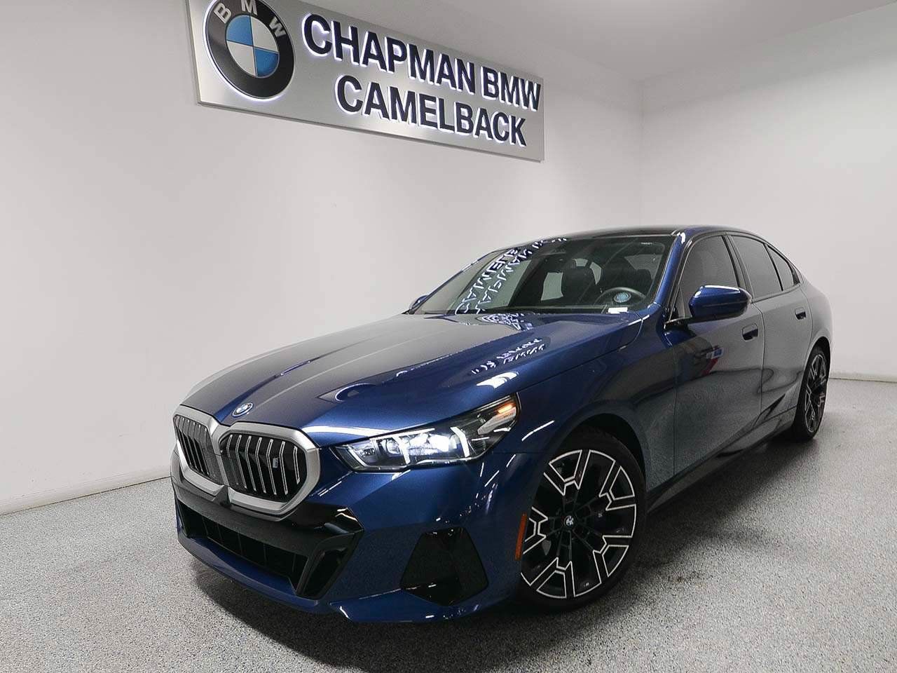 Used 2024 BMW i5 eDrive40i w/ M Sport Package RWD image 1