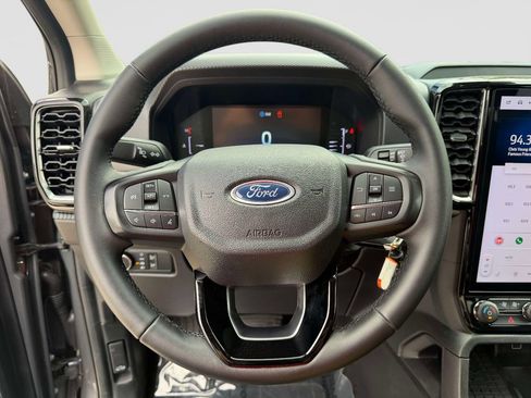 Used 2025 Ford Ranger XLT w/ Equipment Group 301A High AWD/4WD image 31