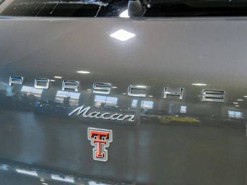 Used 2018 Porsche Macan Sport Edition AWD/4WD image 81